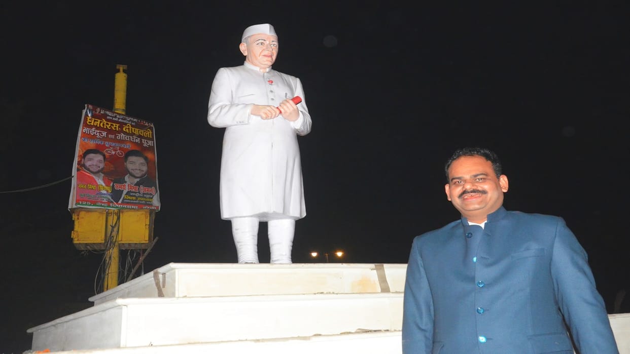 Nehru statue reinstalled at Chowki Chauraha in Bareilly