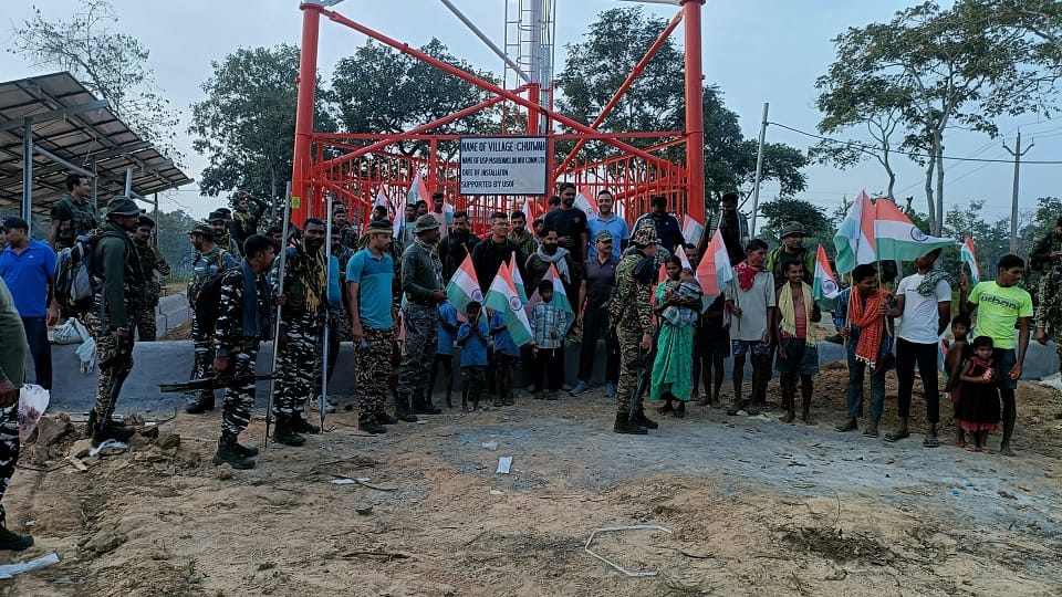 Communication revolution in Naxal affected areas Jio telecom service started with the help of force in Chuwai