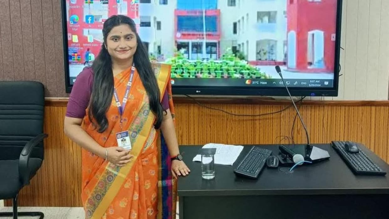 Bigg Boss fame Deepak Thakur's sister becomes an officer