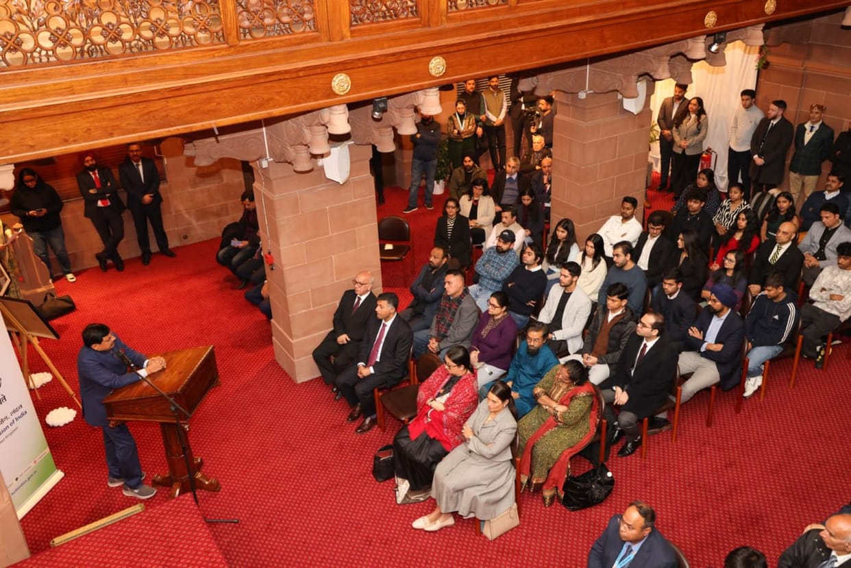 MP News: CM held round-table and one-on-one meetings in London, invited investment in the state