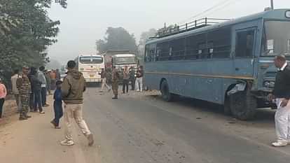 Muzaffarpur News: Fierce collision between CRPF bus and car; 6 people of same family injured, admitted