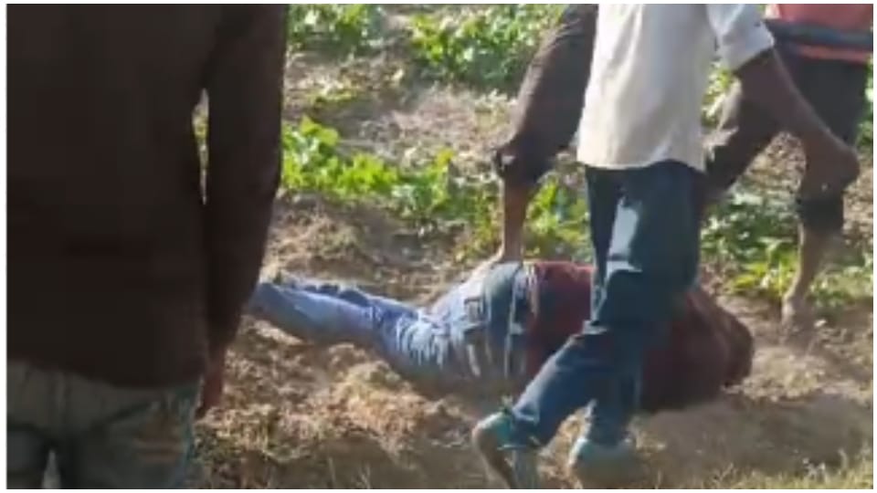 Shivpuri News: young man beaten to death with sticks Sarpanch along with his family beat him brutally