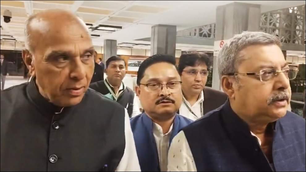 Waqf Bill: सरकार-विपक्ष में तनातनी के बीच वक्फ विधेयक में 572 संशोधनों का सुझाव; JPC की बैठक में खंडवार चर्चा 572 amendments suggested in the Waqf Bill amid tussle between government and opposition JPC meeting Updates