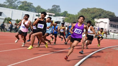 Players showed their strength in athletics competition these became winners