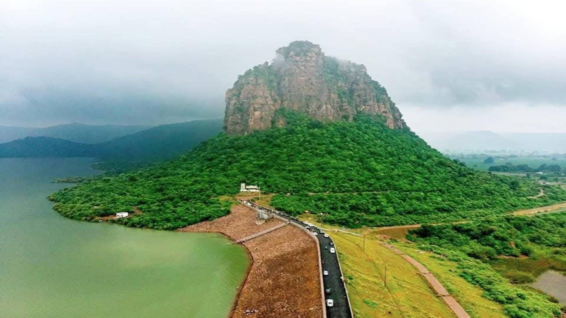 मत्स्यगंधा झील