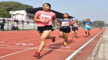 Players showed their strength in athletics competition these became winners