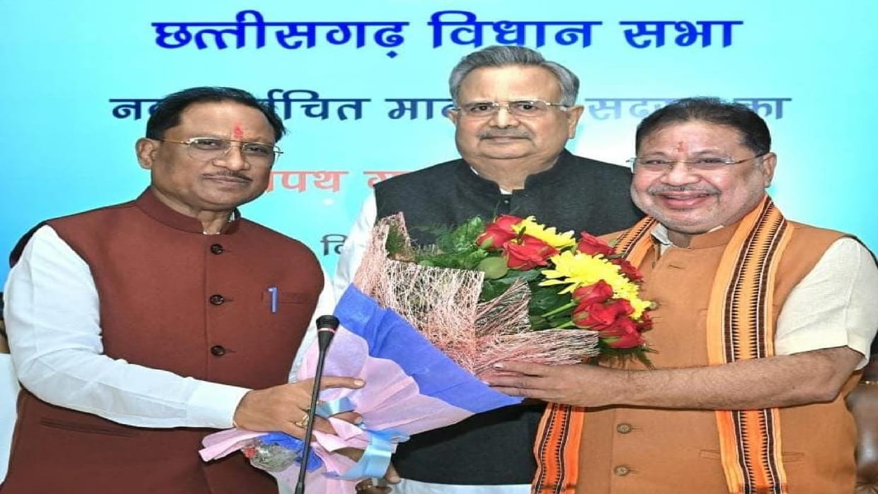 Assembly Speaker Dr. Raman Singh administered oath of assembly membership to new elected MLA Sunil Soni in CG