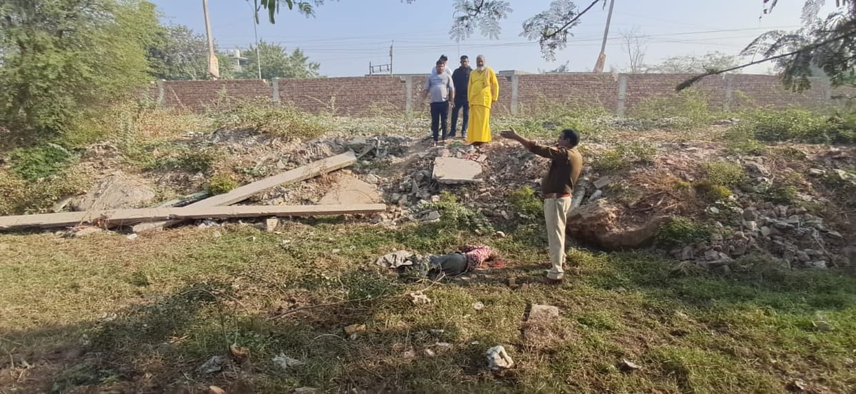 An unclaimed body was found in the field behind the temple located in Hanuman Dhani