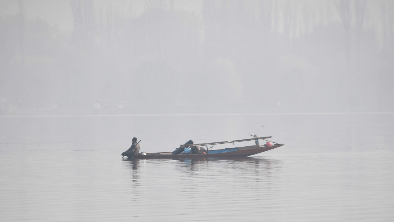 photos of Cold wave continued in Kashmir Valley and Srinagar recording coldest night of season