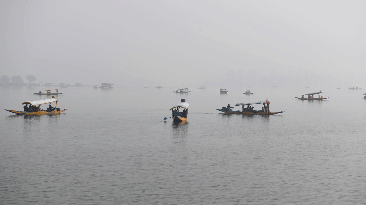 photos of Cold wave continued in Kashmir Valley and Srinagar recording coldest night of season