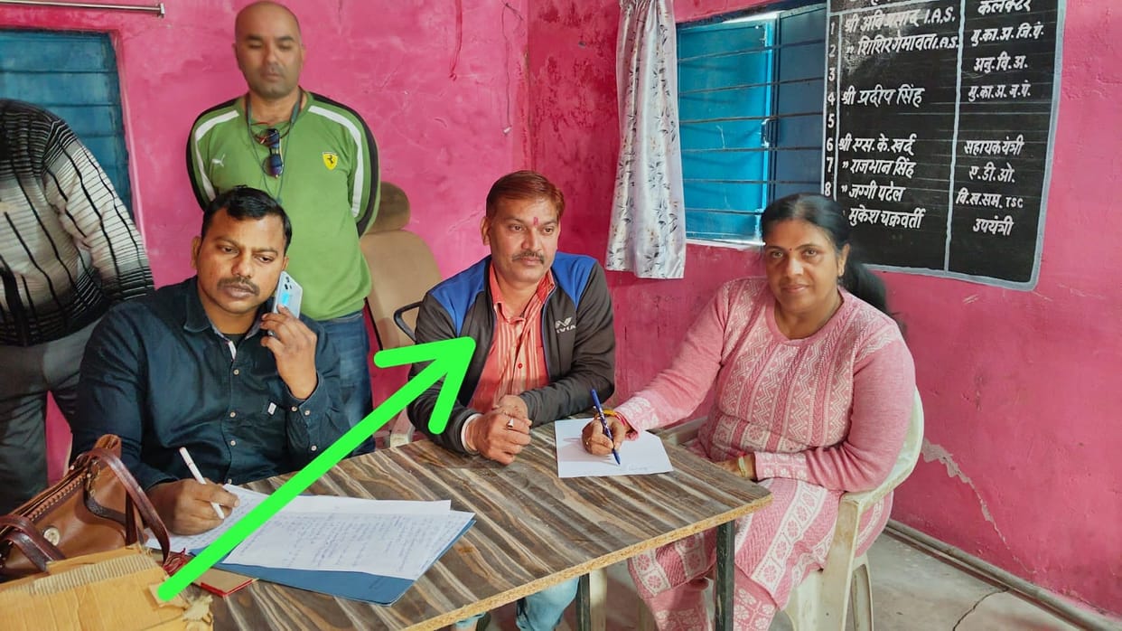 MP News: Lokayukta tightens its grip on the secretary who demanded a bribe of 35 thousand