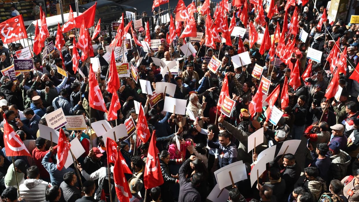 CPI(M) took out a rally from Panchayat Bhawan to Chowda Maidan