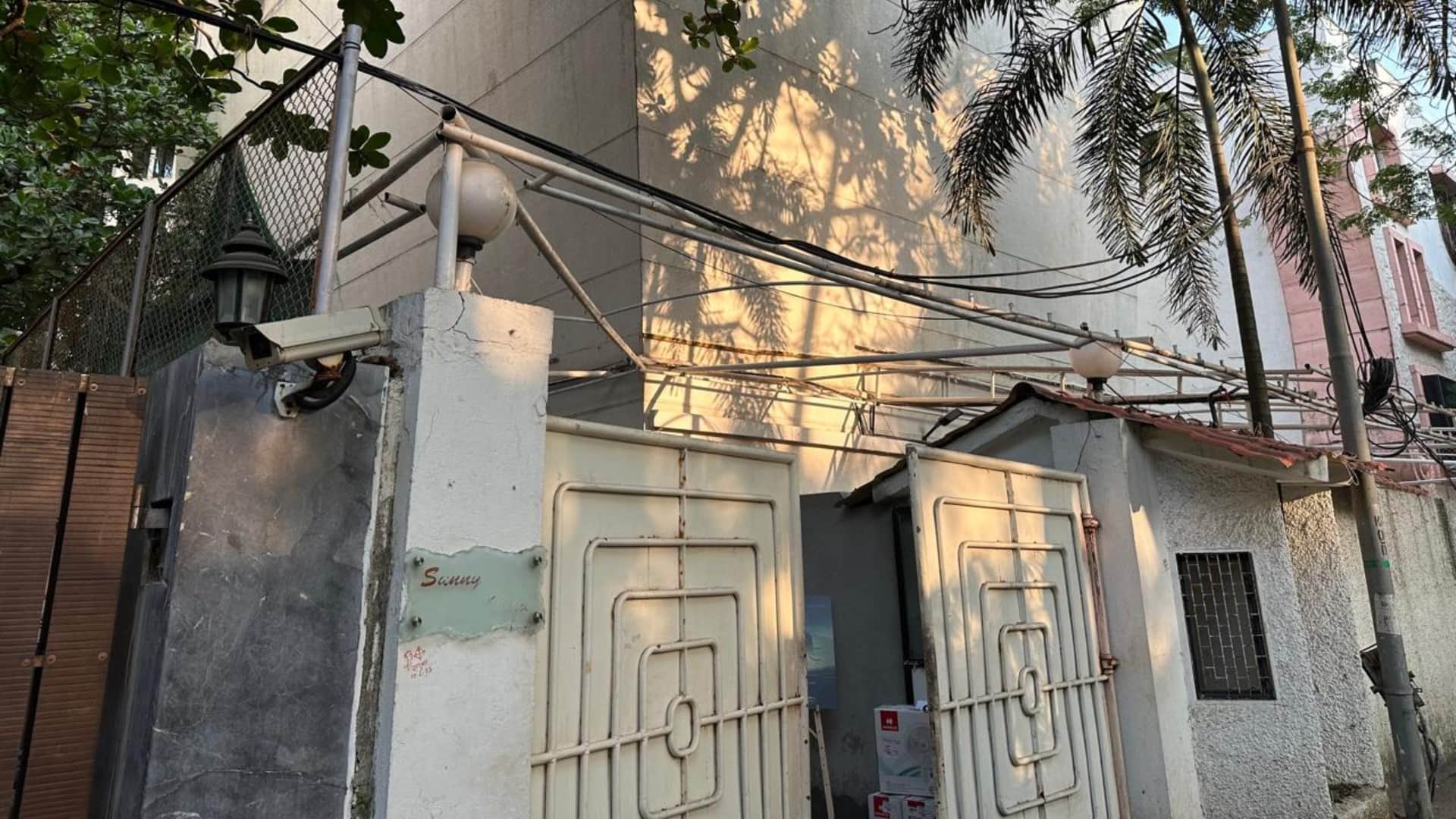 Sunny Deol comes to rescue of Malaika Arora allots ground floor of his office sunny super sound for restaurant