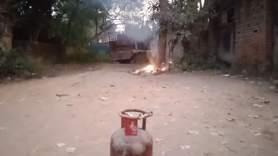 Tree caught fire near gas distribution site in Raigarh