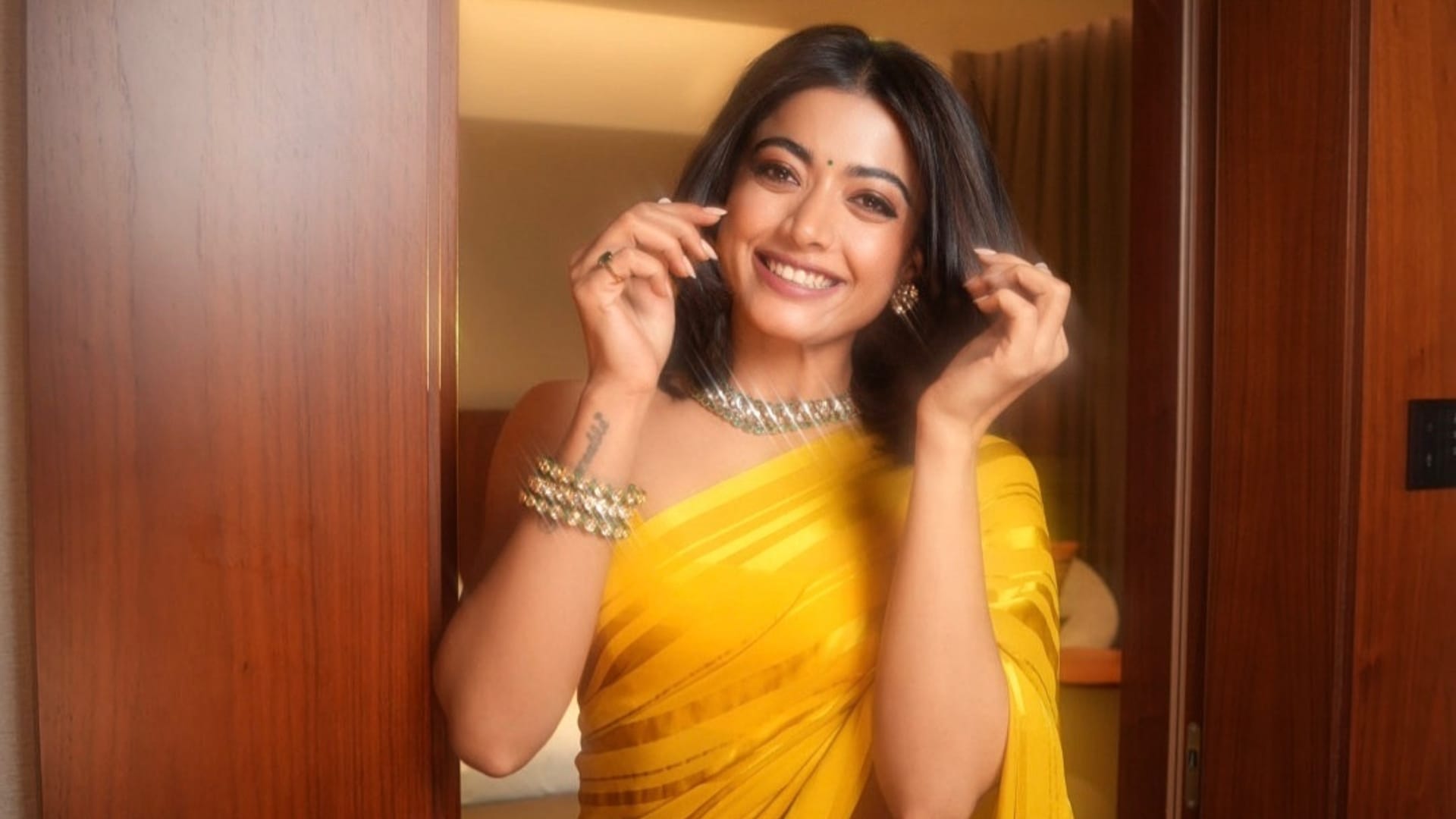 रश्मिका मंदाना का दिल छू लेने वाला रिएक्शन: 'गीता गोविंदम' गाने पर इंफ्लुएंसर - HeadlinesNow Hindi News