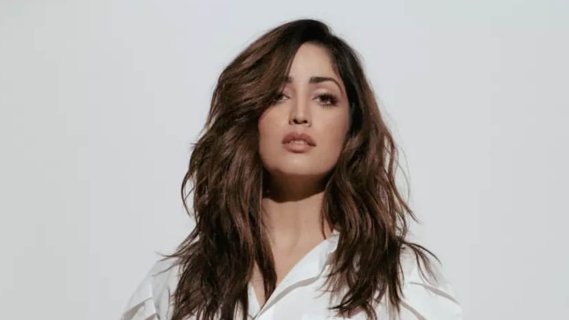 Yami Gautam birthday special know her Net Worth movie fess property movies and other details