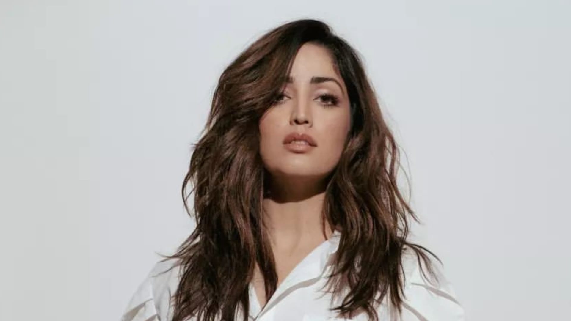 Yami Gautam birthday special know her Net Worth movie fess property movies and other details