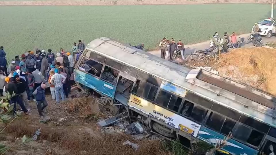 Accident in Moga Uncontrolled roadways bus collided with pickup in Dharamkot