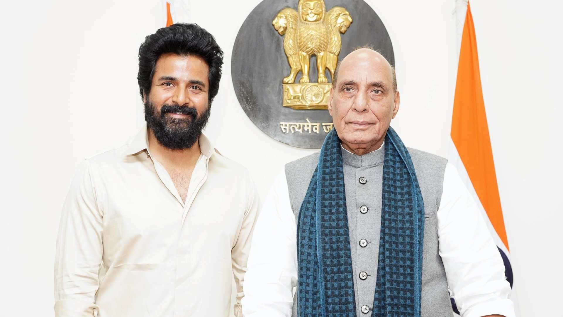 Sivakarthikeyan mets Rajnath Singh Defense Minister congratulated team on amaran success