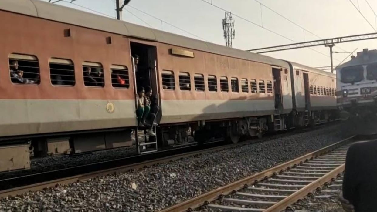 Bihar News Body of youth found under suspicious circumstances near railway line in Muzaffarpur
