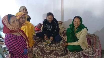 Missing Raju reunited with his parents after 31 years he eat proper meal
