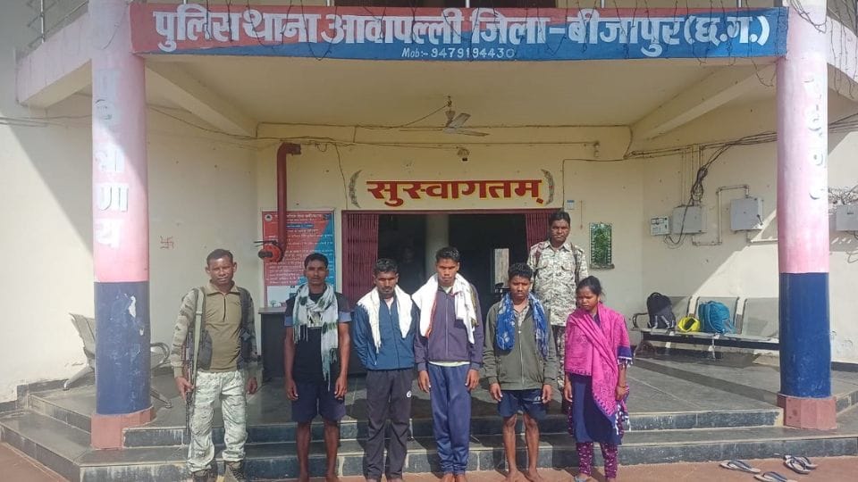 13 Naxalites including rewarded Jagargunda Area Committee member arrested in Bijapur