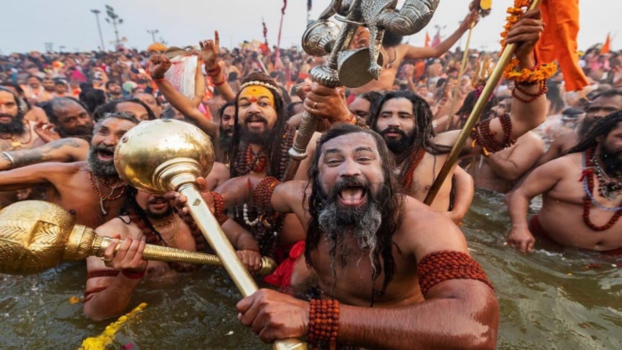 Mahakumbh: Doctors, engineers and professors of Niranjani Akhara also participated, 70 percent of the monks ha