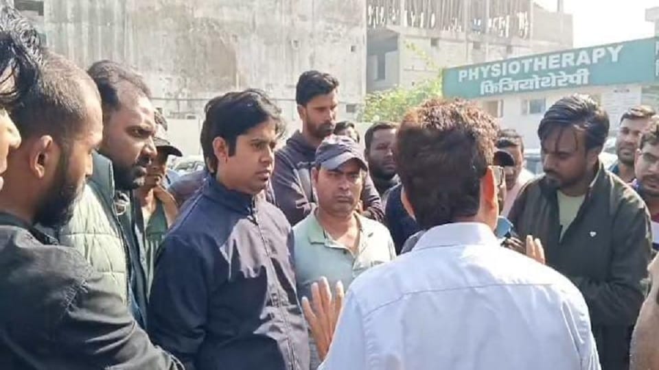 Pregnant woman dies after delivery family accuses doctors of negligence in Korba