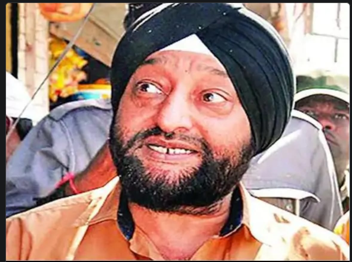 Indore: Former city engineer of Municipal Corporation Harbhajan Singh, complainant in the famous honeytrap cas