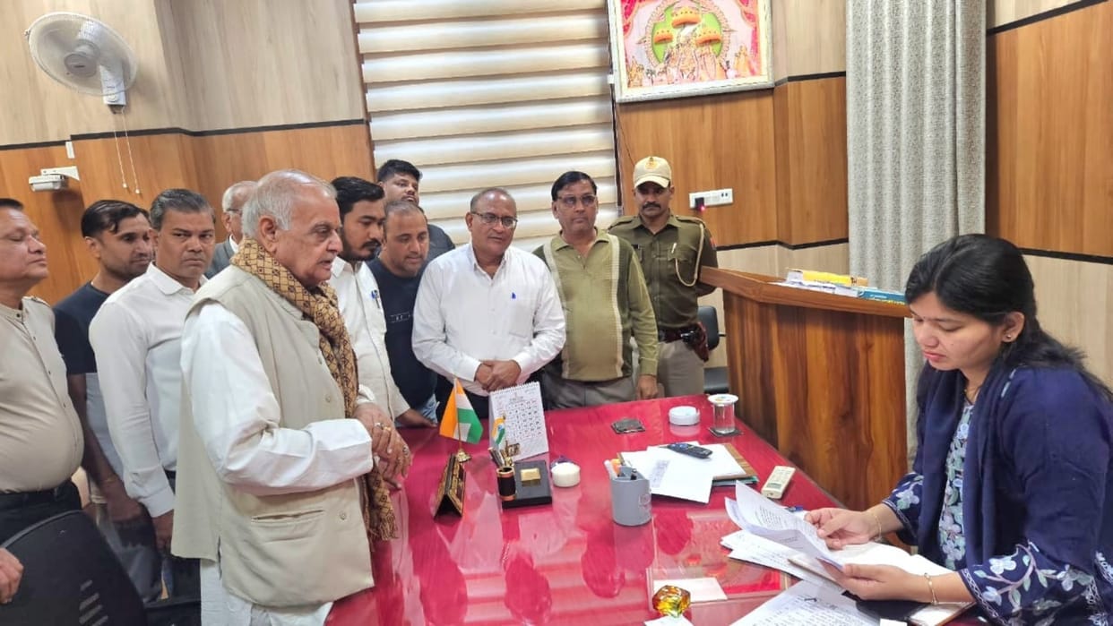 Kekri News: 5 tola gold bracelet looted from an old woman in the temple, Jain community submitted memorandum