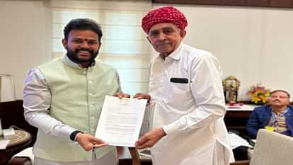 Sirohi News: सांसद लुंबाराम ने आबूरोड में हवाई सेवा शुरू करने की मांग की, केंद्रीय विमानन मंत्री को पत्र सौंपा Sirohi : MP Lumbaram demanded to start air service in Abu Road, submitted letter to Union Aviation Minister