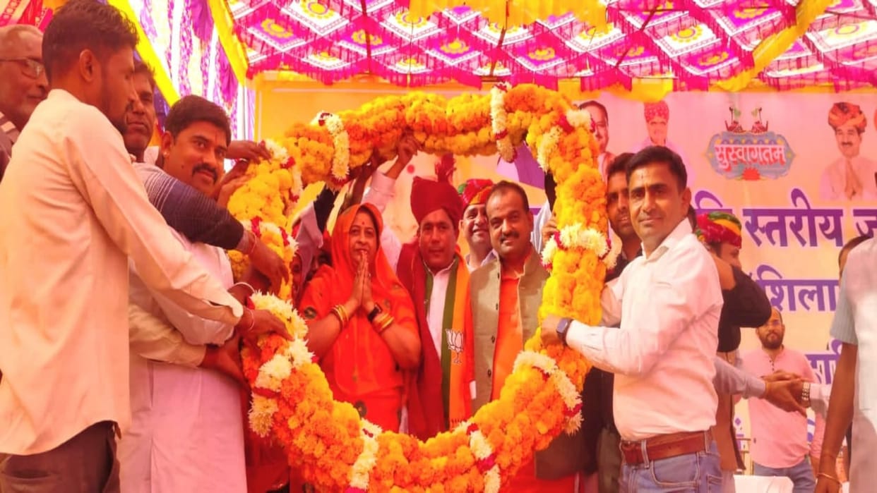 Kekri News: Information about public welfare schemes given in Zilla Parishad Aapke Dwar program