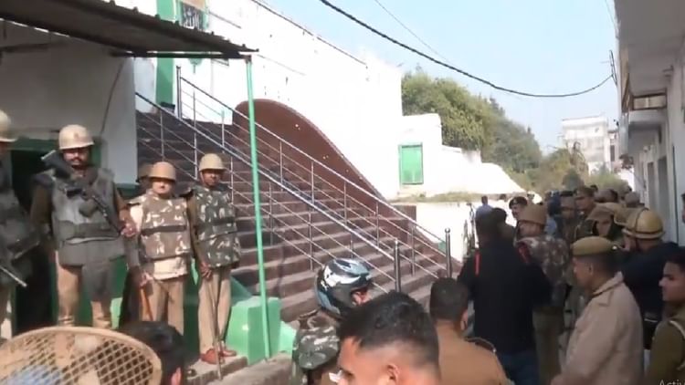 Sambhal News Live: जुमे की नमाज और मस्जिद को हरिहर मंदिर बताने वाले दावे पर सुनवाई आज, पुलिस का पहरा सख्त