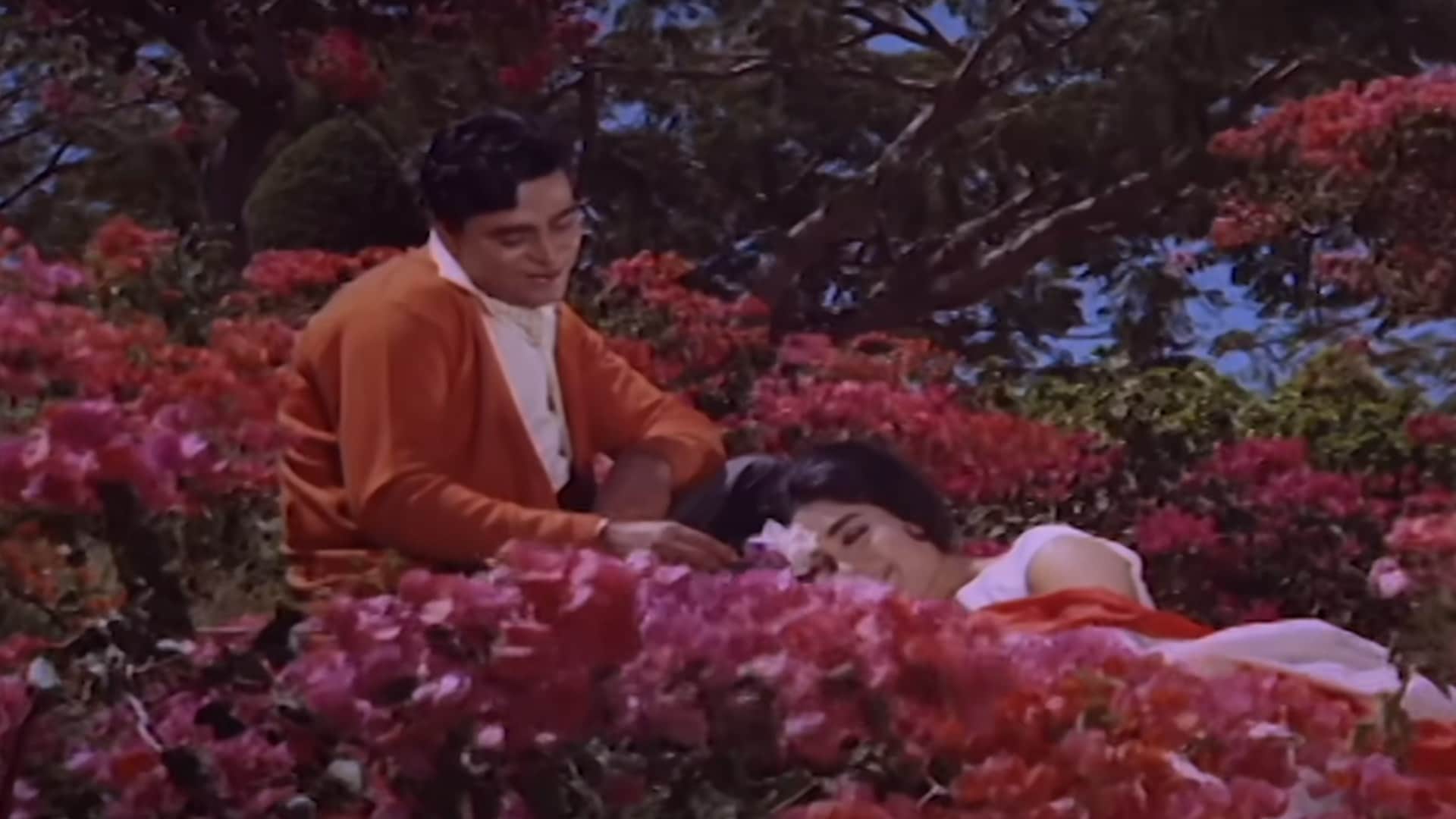 Before Pushpa 2 release Five Bollywood Longest Movies LOC Kargil Mera Naam Joker Lagaan Mohabbatein