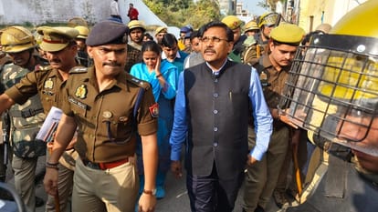 Sambhal violence: Bypassing rules, main gate of jail was opened to meet SP leaders, three officers suspended