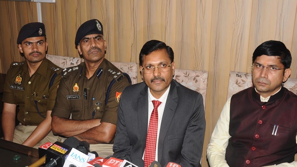 Sambhal: Moradabad Commissioner... No party is allowed to enter the area, SP leaders should cooperate