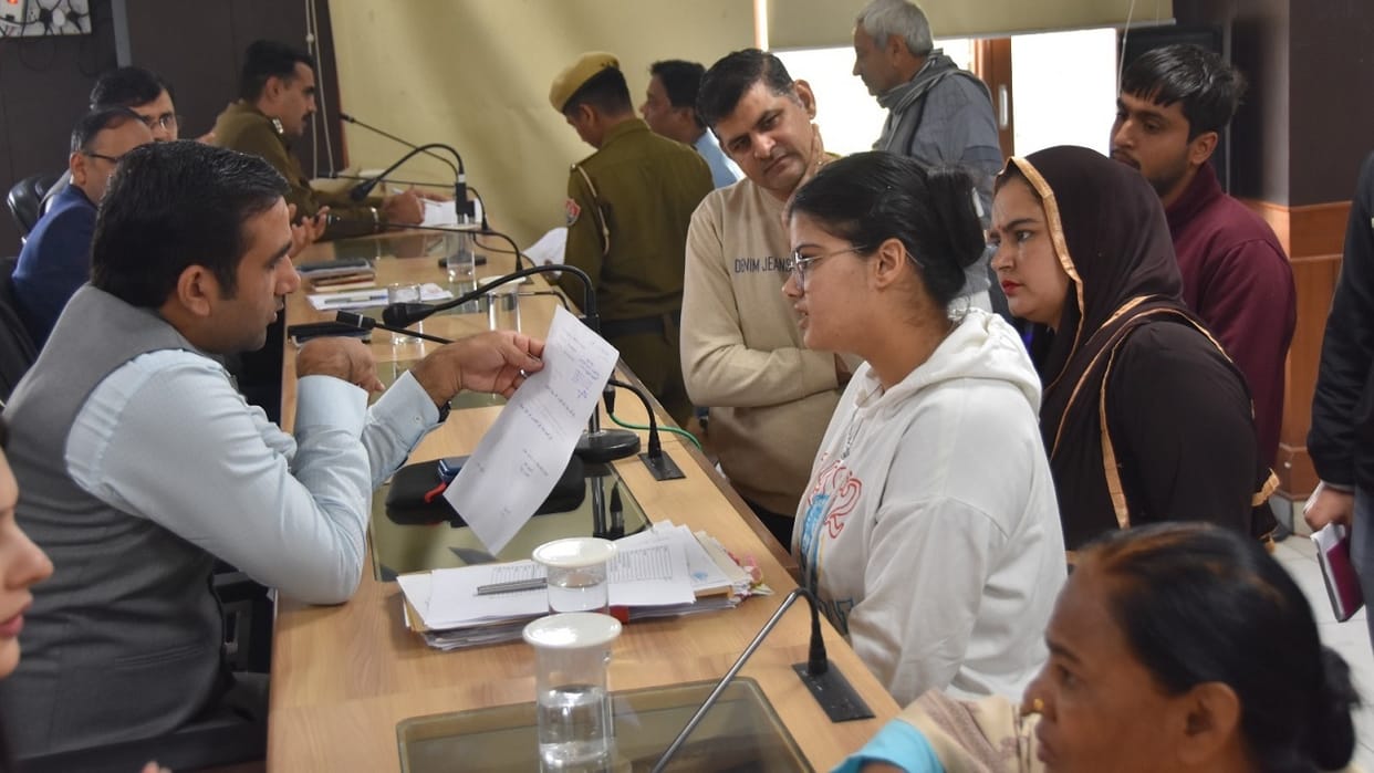 Despite complaints in Sonipat, electric wires were not replaced, lineman suspended