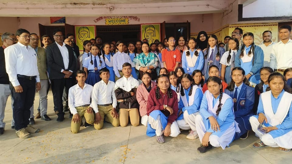 शैक्षणिक स्तर को लेकर कलेक्टर गंभीर