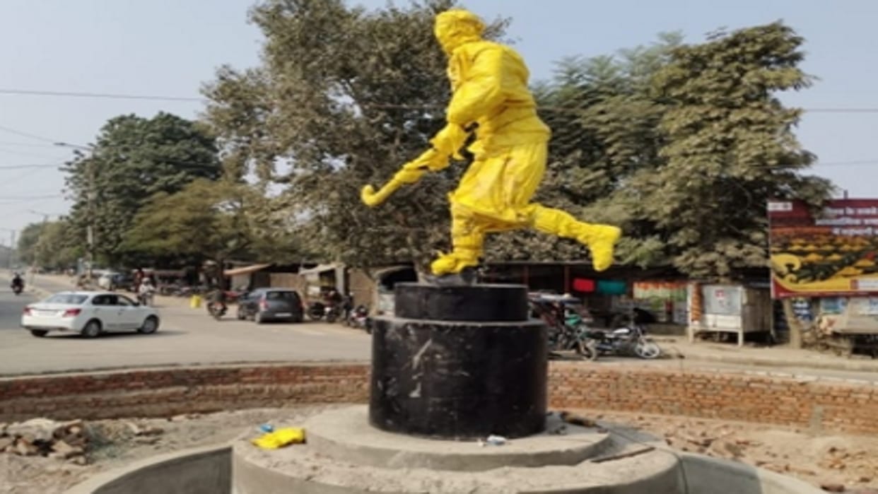 The guests of Mahakumbh will first meet hockey magician Major Dhyanchandra, Modi will unveil