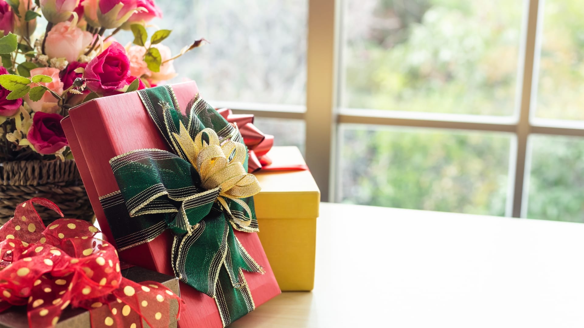 valentine's day 2025 give the gifts for your partner according to zodiac sign