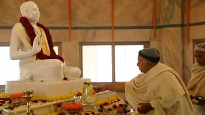 Mahanirvana Day celebrated Aghorpeeth Baba Kinaram Sthal Kriin Kund resonated mantras devotees