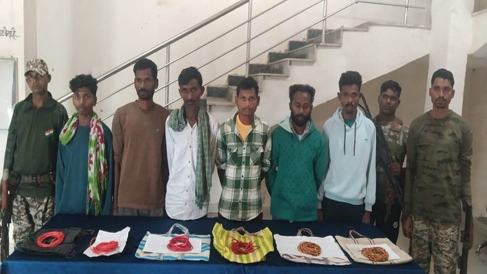 छह नक्सली गिरफ्तार