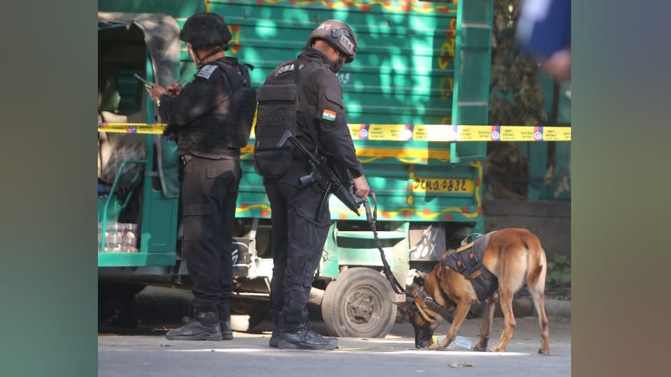 Delhi Bomb Blast News Big reveal in investigation Bleaching powder used in blast Prashant Vihar see photos