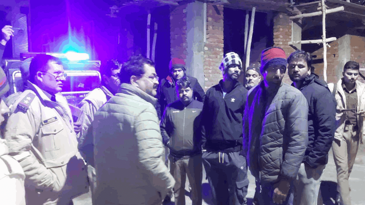 Lakhs of rupees looted from office of finance company in Saharanpur
