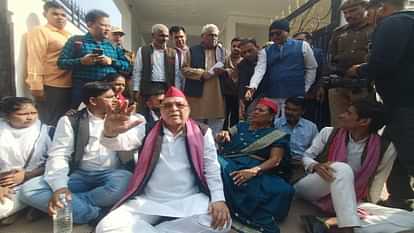 Police deployed outside house of Opposition Leader of Legislative Council and Legislative Assembly in lucknow