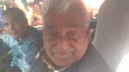 Police guard at Mata Prasad Pandey house in Lucknow know what he said about talking to DM