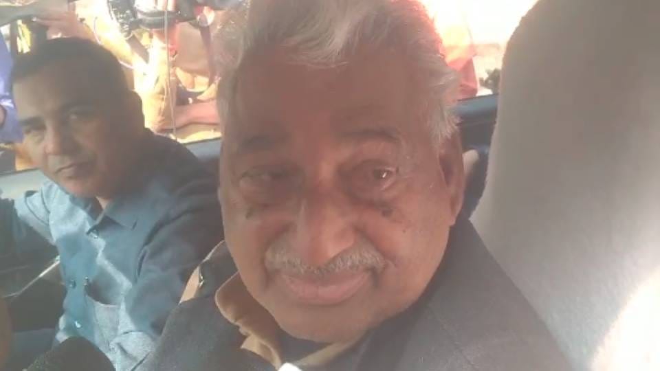 Police guard at Mata Prasad Pandey house in Lucknow know what he said about talking to DM