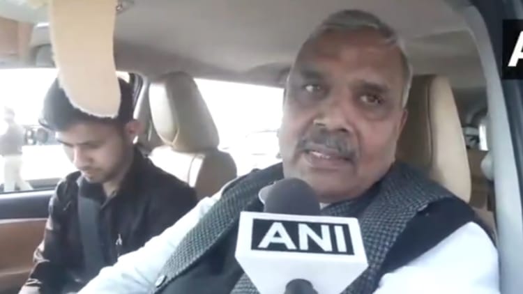 Sambhal Violence: गाजियाबाद बॉर्डर पर रोके गए सपा सांसद हरेंद्र मलिक और जिया-उर-रहमान, संभल जाने पर अड़ा दल