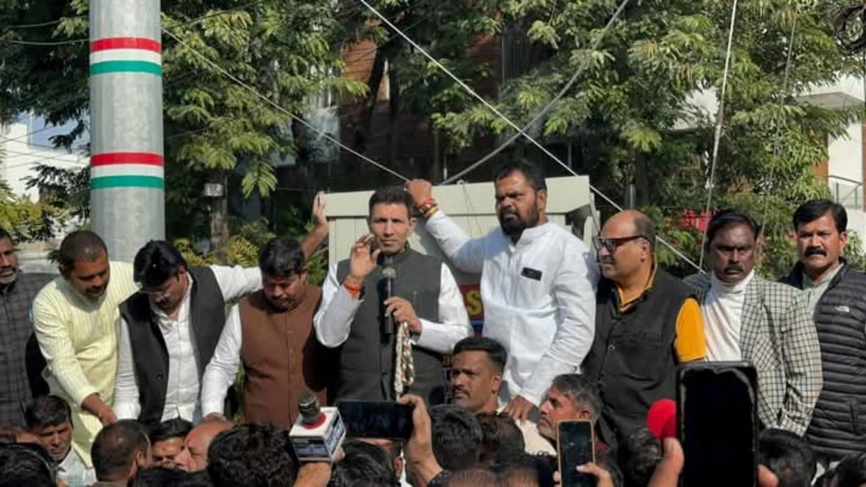 Jeetu Patwari warning to Ujjain SP If names of innocents are not removed from FIR Congress seen on streets