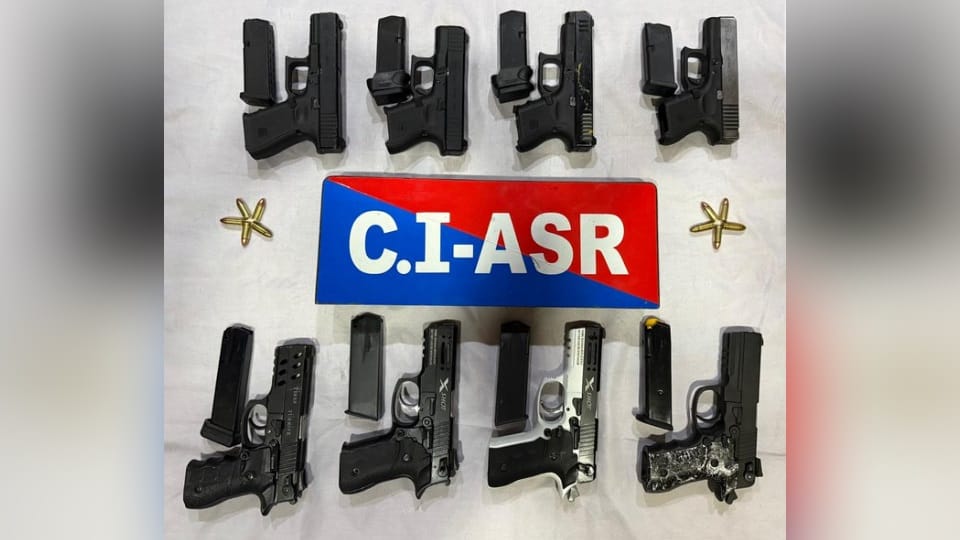 Counter Intelligence Amritsar apprehends two persons from Nurpur Padhri with weapons